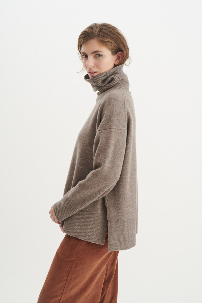 Basic Apparel Liz T-Neck Sweaters 833 Portobella